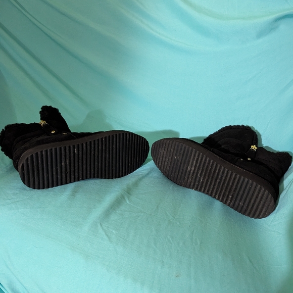 Madden girl black Sherpa lined quilted boots size 6 - Picture 4 of 4